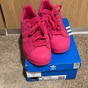 adidas Kids Low-Top Sneakers in Bright Pink